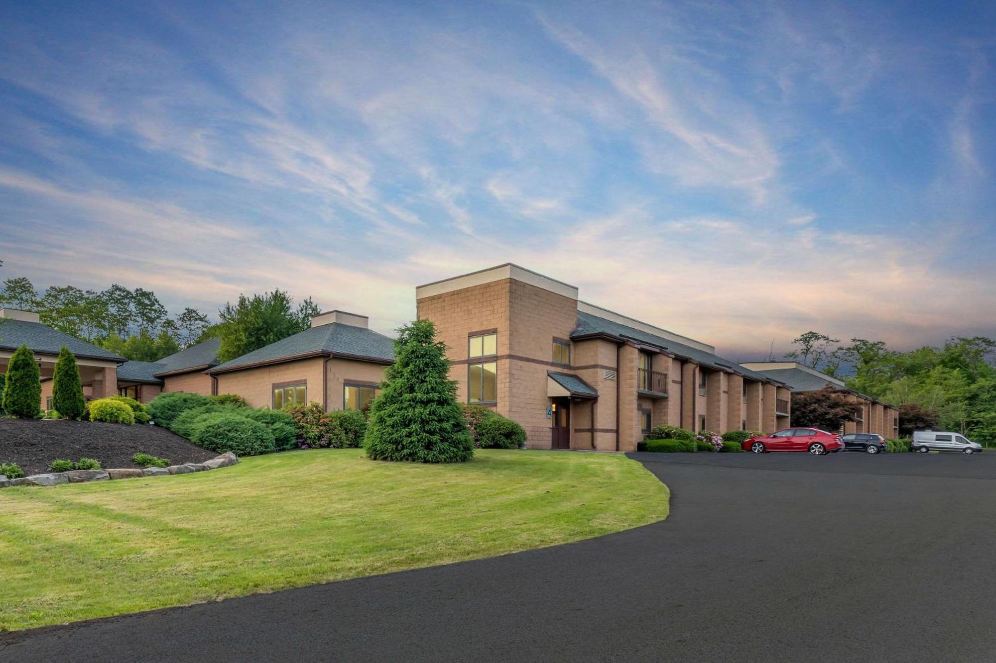 Comfort Inn Pocono Lakes Region Lake Ariel Exterior foto