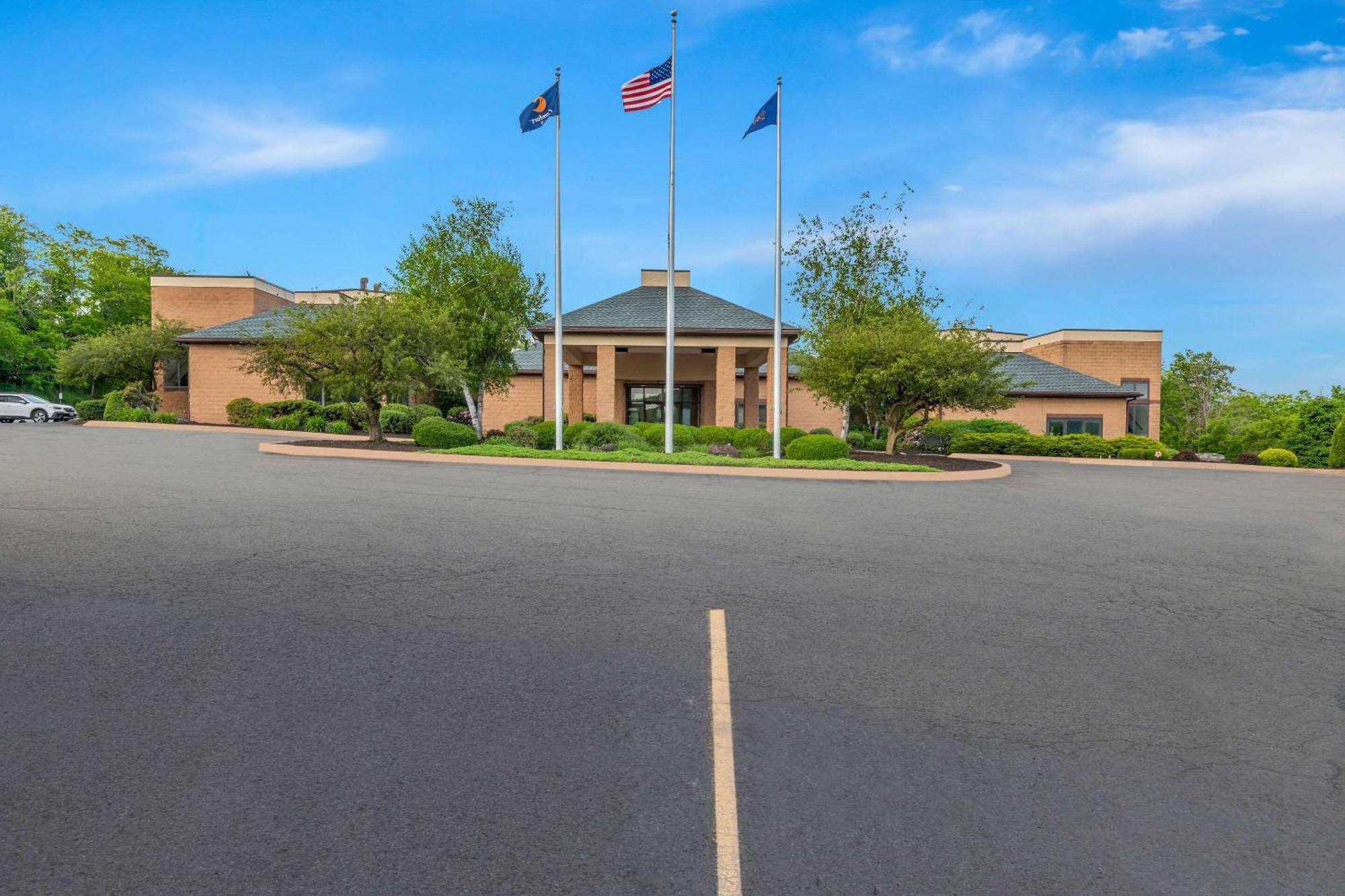 Comfort Inn Pocono Lakes Region Lake Ariel Exterior foto